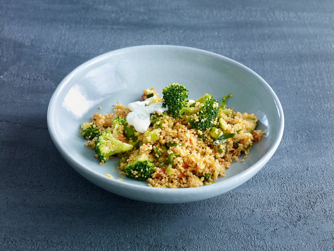 Kochen für zwei, Couscous Gemüsepfanne mit Kräuterdip