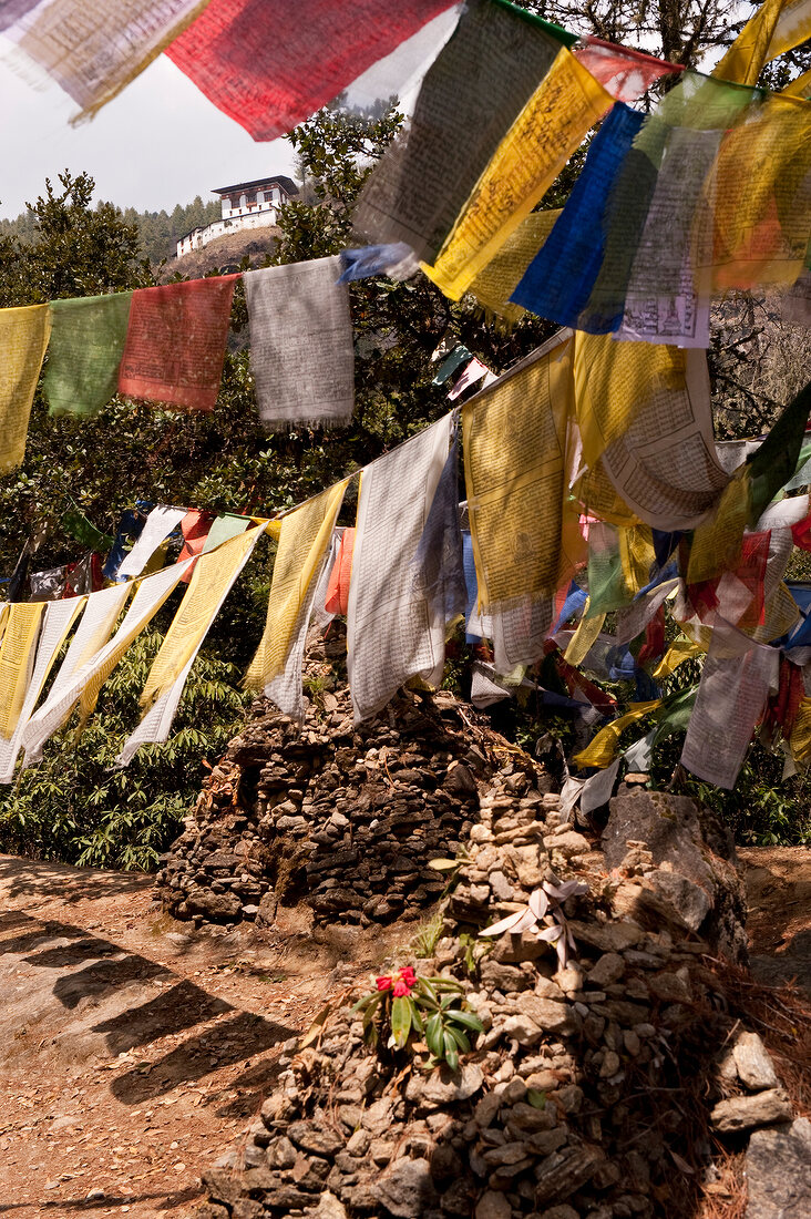 Bhutan, Meditationshäuser in den Bht unanischen Bergen