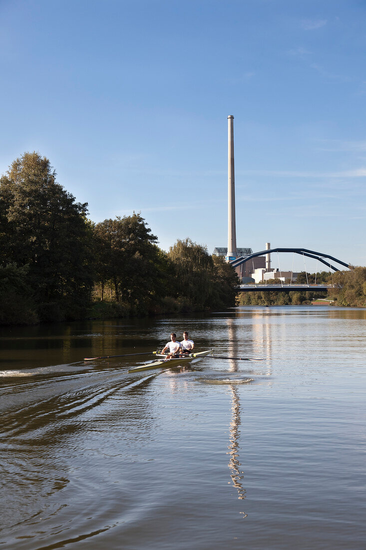 Saarland, Saar, Saarbrücken, Ruderer Jochen und Martin Kühner