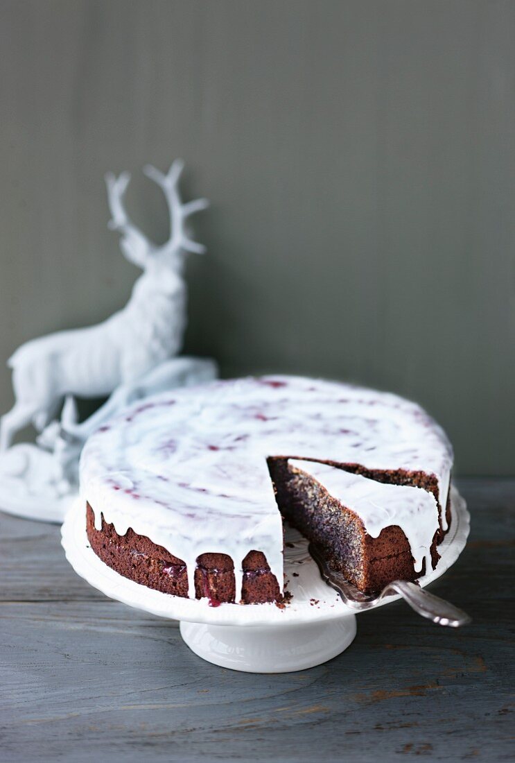 Waldviertel poppyseed cake with hazelnuts (Austria)