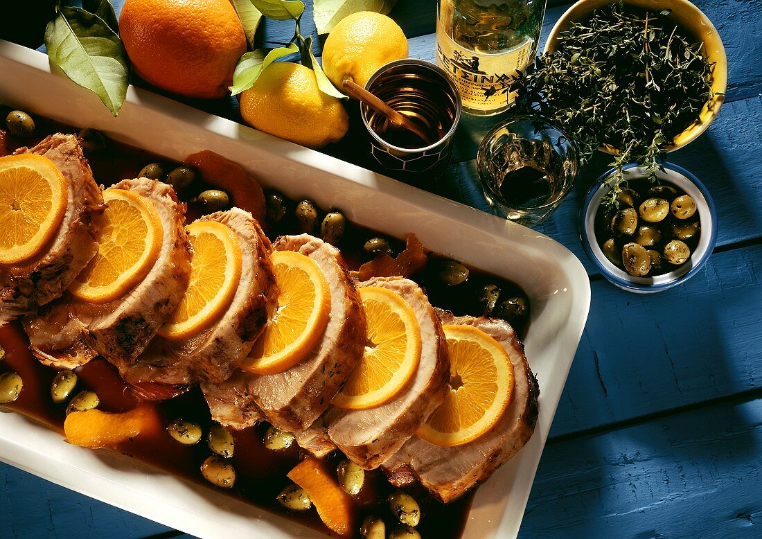 Schweinebraten mit Orangen & Oliven