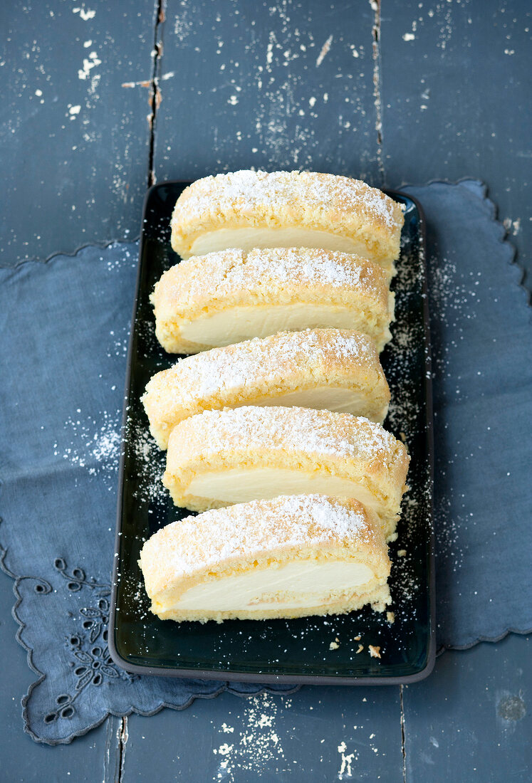 Käsekuchen, Zitronen Biskuit- rolle