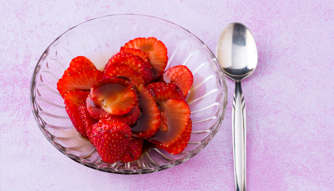 Balsamic strawberries in bowl