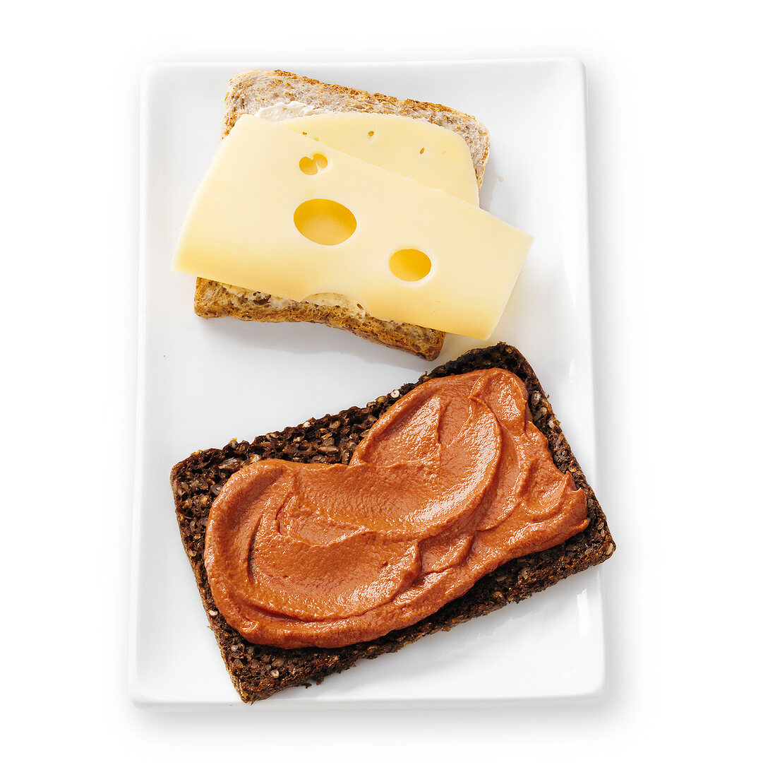 Bild-Diät, Brot mit Käse und Gemüseaufstrich
