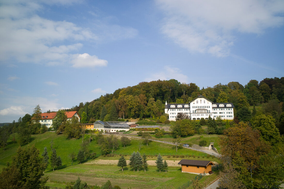 Chiemgau, Bayern, Schwesternheim Bad Adelholzen, bei Siegsdorf, Kloster