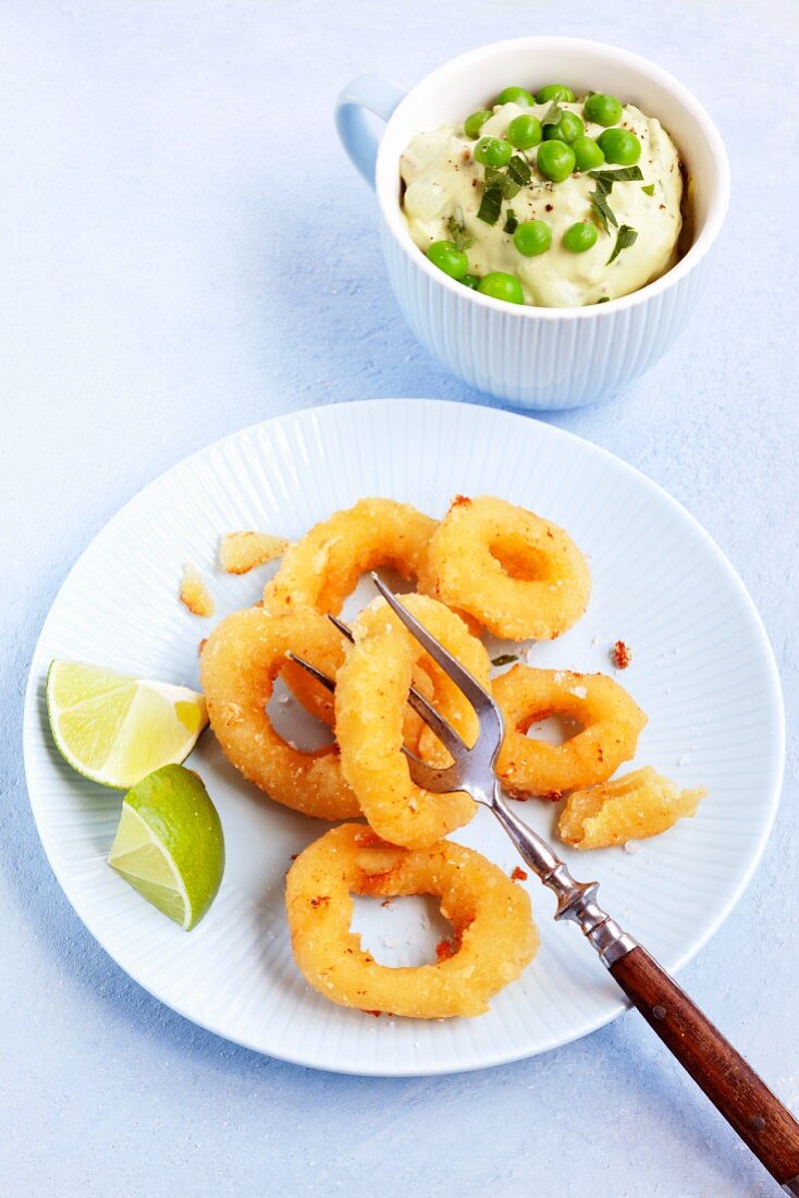 Squid rings with guacamole