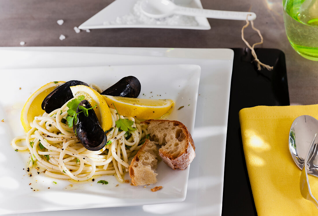 Close-up of spaghetti with mussels