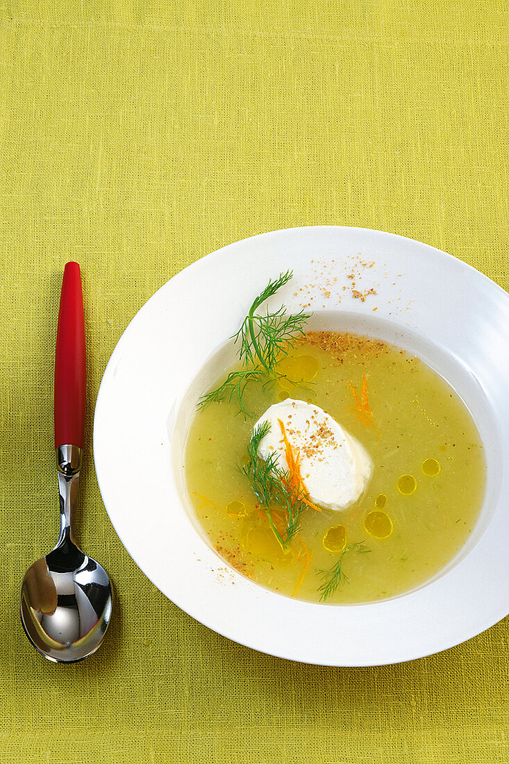 Fennel soup with cream in bowl