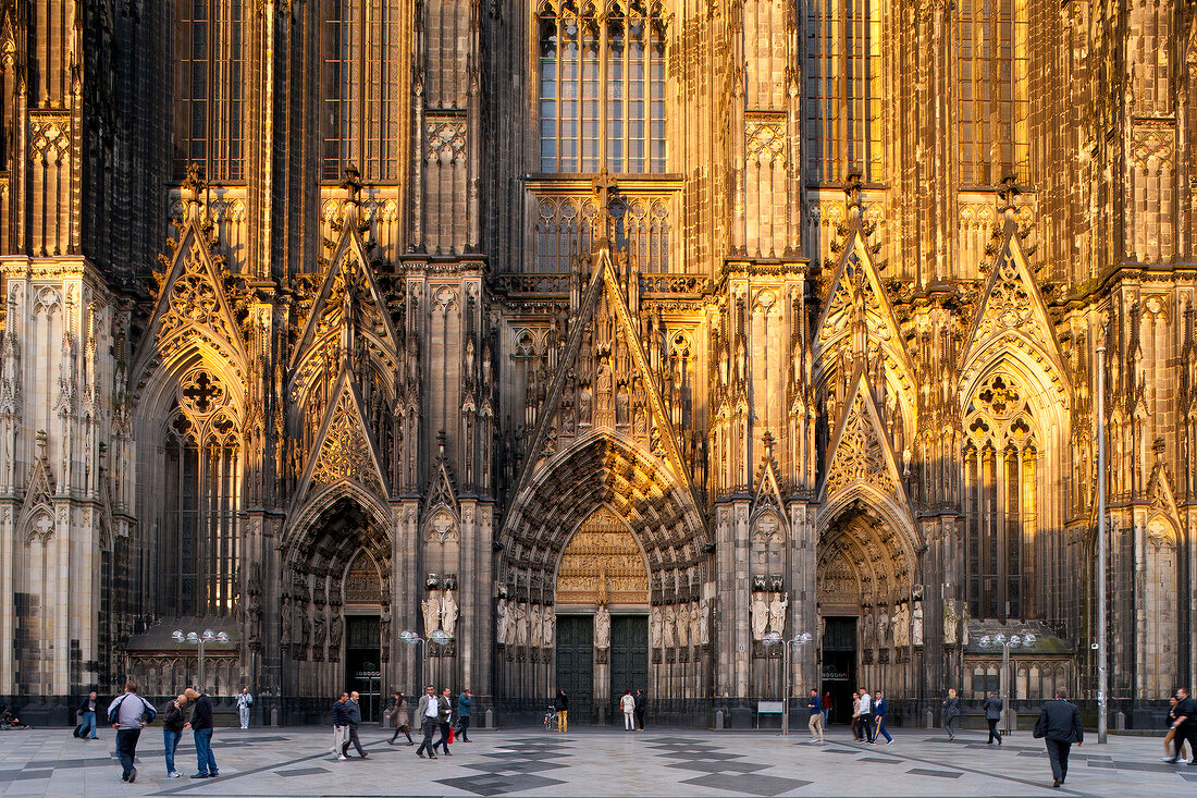 Köln, Domplatte, Kölner Dom, Hohe Domkirche St. Petrus und Maria