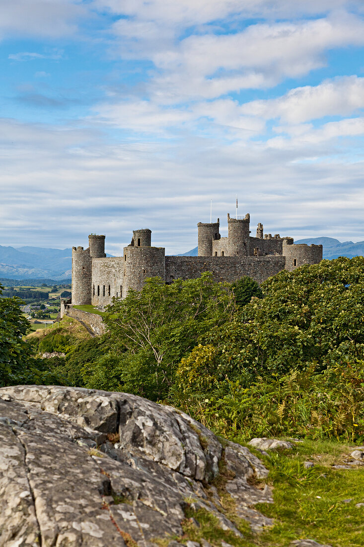 View of Harlech castle at UNESCO world heritage, Tremadog Bay, Gwynedd, Wales, UK