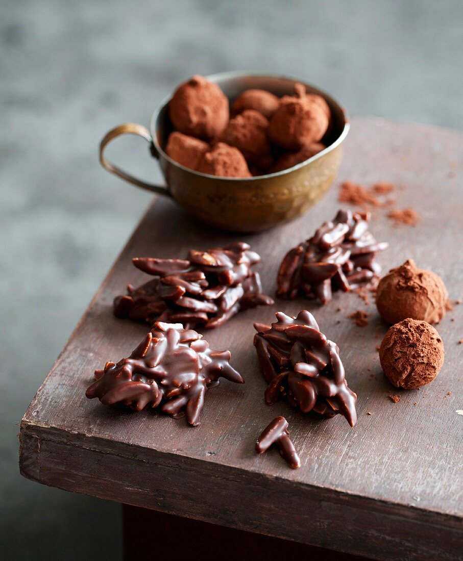 Chocolate-coated slivered almonds and macadamia nuts