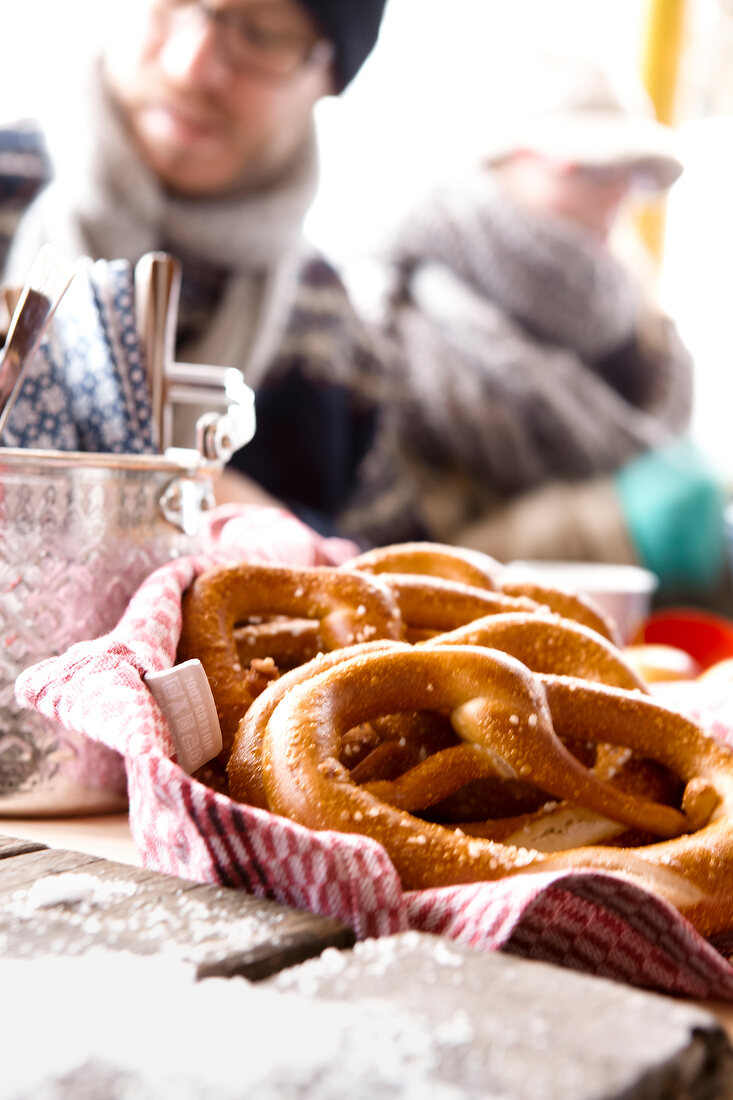 Brezeln, Brezel, Handtuch, kariert Laugenbrezel, Salzbrezel, Brezen