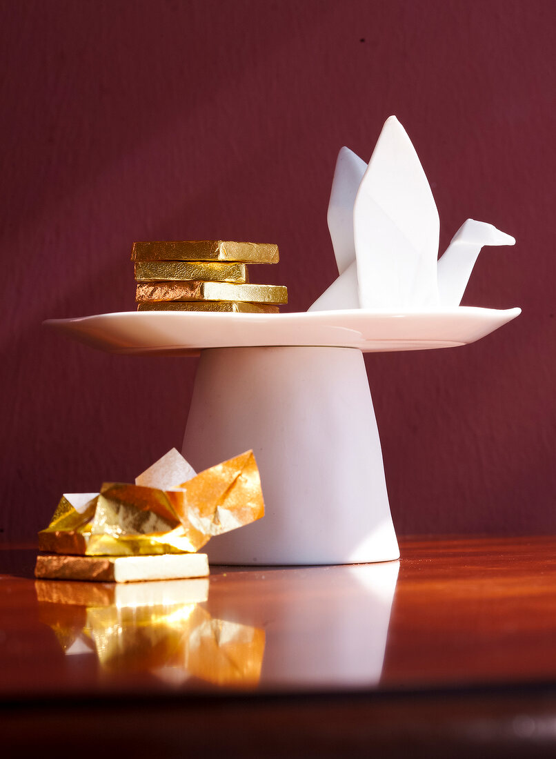 Origami-Kranich, Schokolade, gold, weiß, rot, Gebäckplatte, Porzellan
