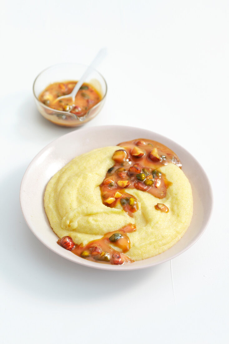 Schneller Teller, Süße Polenta mit Nusskaramell