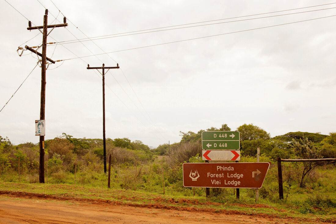 Südafrika, Safari, Hinweisschild zur Phinda Forest Lodge