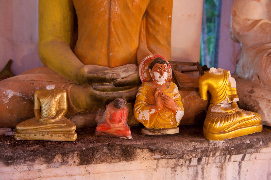 Broken statue of Buddha in Kumarakanda Vihara Temple, Dodanduwa, Hikkaduwa, Sri Lanka