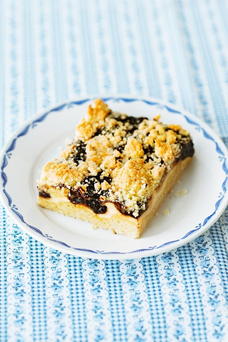 Friesischer Streuselkuchen mit Pflaumenmus