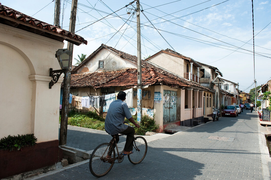 Sri Lanka, Galle Fort, Häuser, Gasse Radfahrer