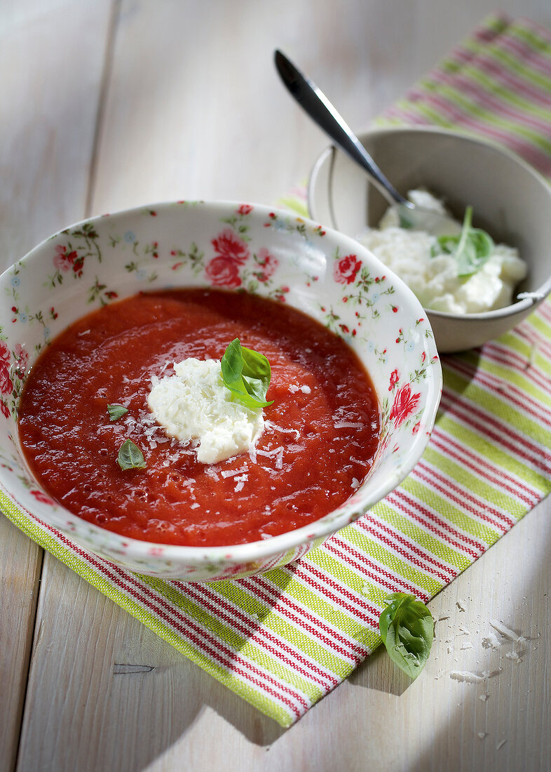 Landküche, Tomatensuppe mit Parmesansahne