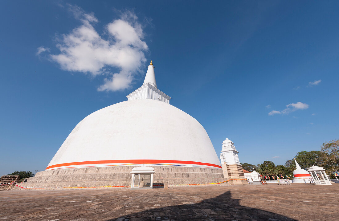Sri Lanka, Anuradhapura, Stupa des Mirisawetiya-Tempel, Platz