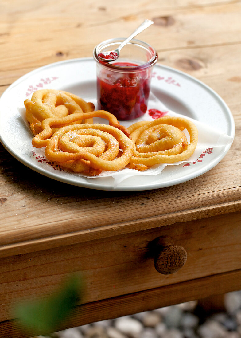 Landküche, Strauben mit Preiselbeeren