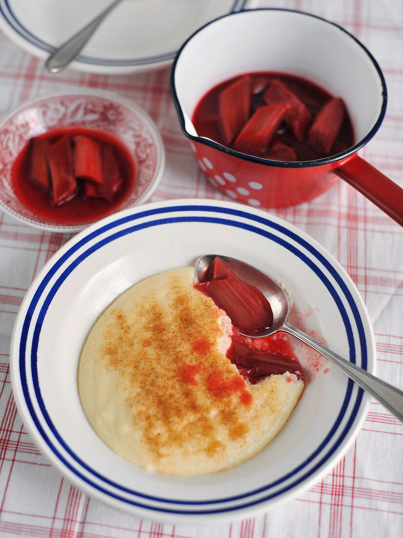 Downy semolina pudding with rhubarb compote in bowl