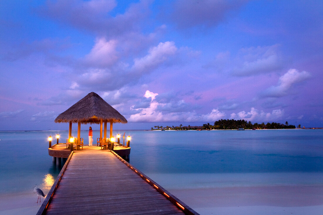 Sonnenuntergang, blaue Stunde, Steg Malediven, Insel Dhigufinolhu