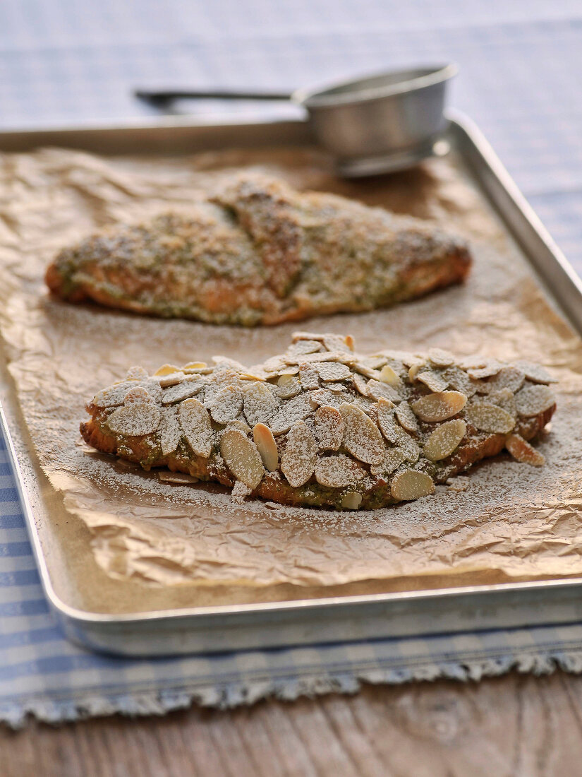Croissants with pistazien-frangipane in baking dish