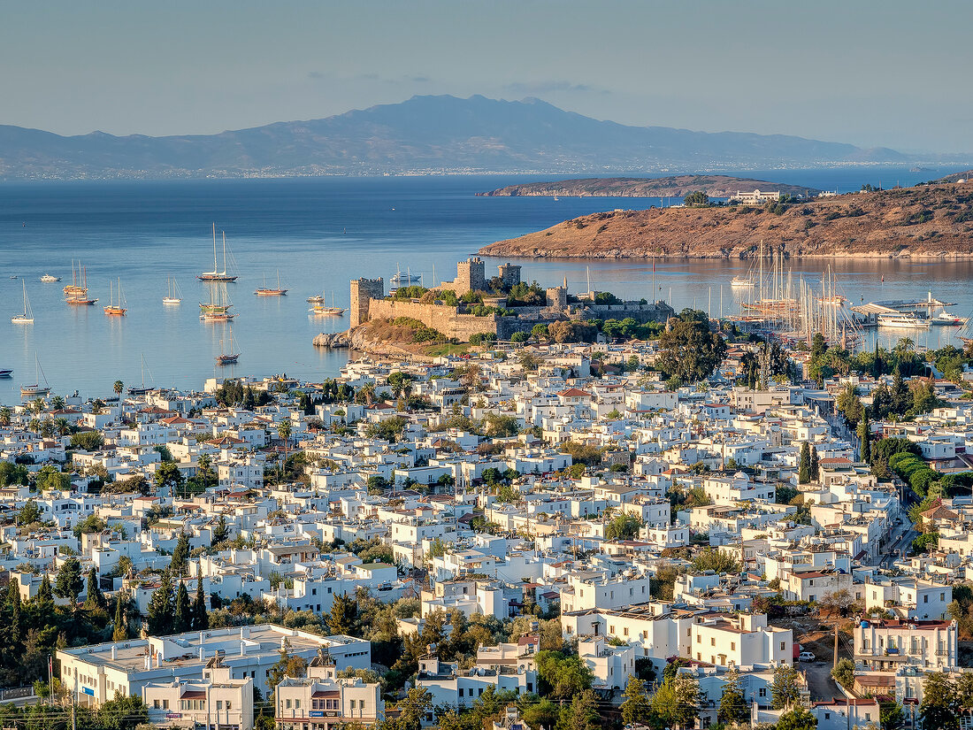 Türkei, Türkische Ägäis, Halbinsel Bodrum, Festung St. Peter, Hafen