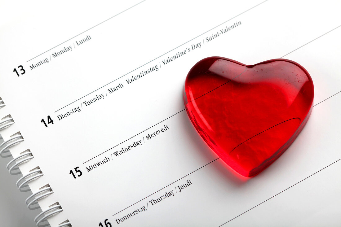 Kalender, 14.Februar, Valentinstag, Herz aus Glas, Kalendereintrag