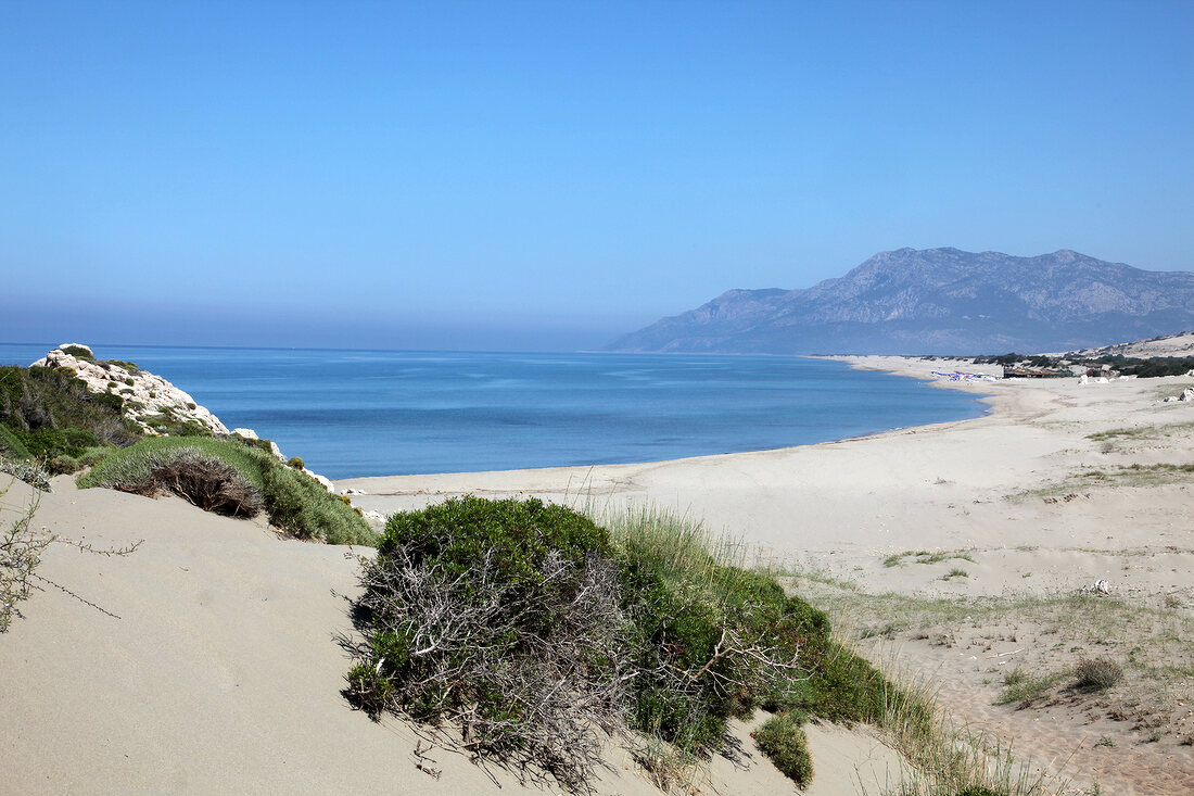 Türkei, Türkische Ägäis, Patara, Strand, Sonnenschirme, Weitblick