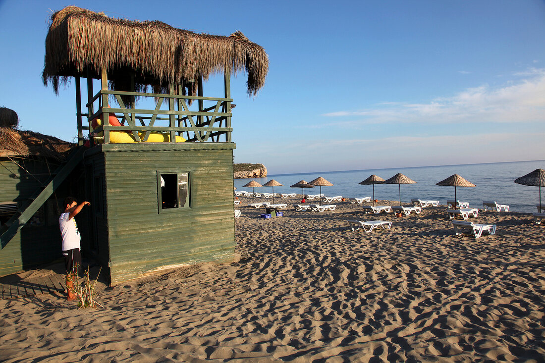 Türkei, Türkische Ägäis, Patara, Strand, Sonnenschirme