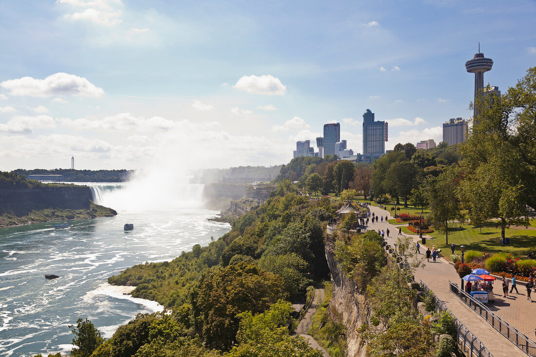 Kanada, Niagara Falls, Blick vom Maid of the Mist Marketplace