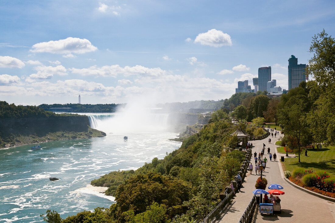 Kanada, Niagara Falls, Blick vom Maid of the Mist Marketplace