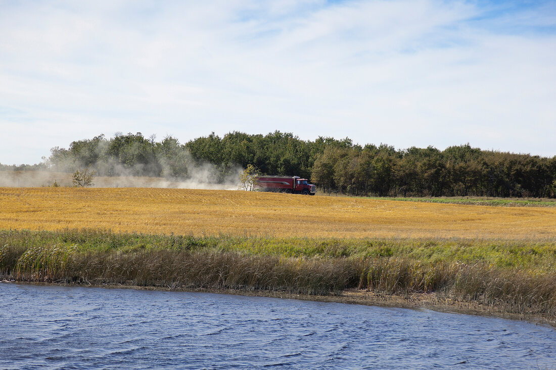 Coastal view along road 731, Saskatchewan, Canada