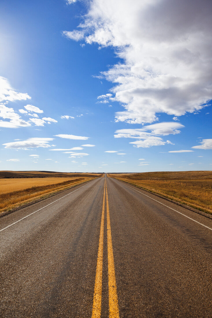 Landscape view of Highway 13 West, Saskatchewan, Canada