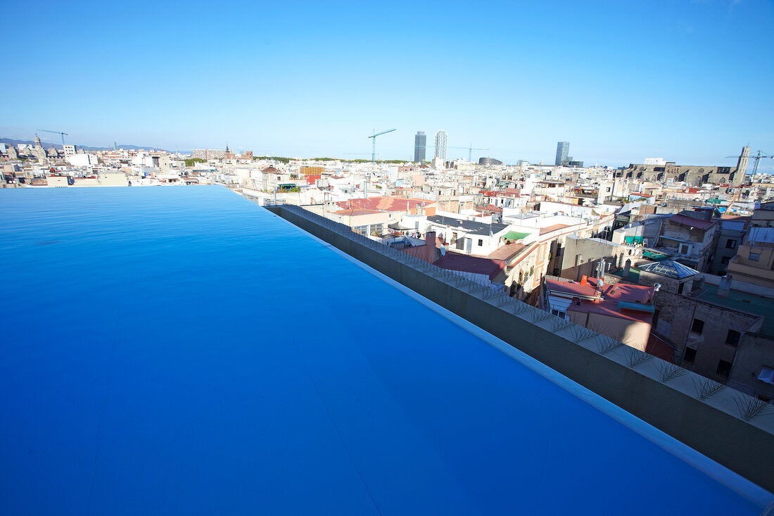 Barcelona, Blick auf Stadt, Infinity Pool, Grand Hotel Central