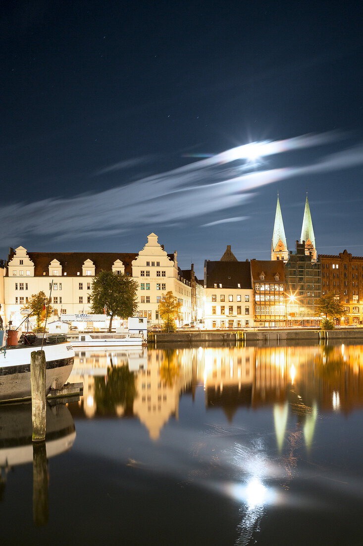 Lübeck, Schleswig Holstein, nachts, Untertrave, Holstenhafen