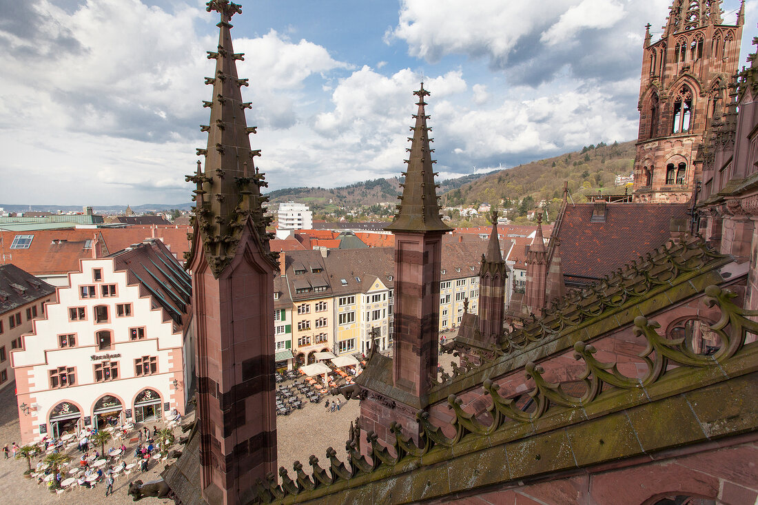 Freiburg, Blick vom Münster auf den Münsterplatz, Altstadt, Kornhaus