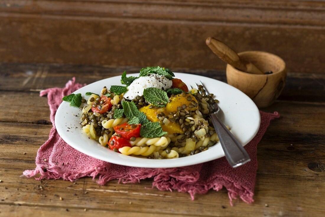 Pasta with a lentil and orange sauce