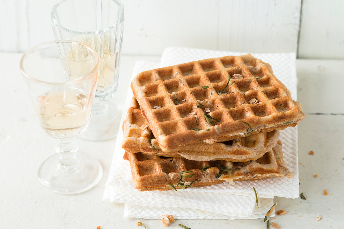 Waffeln, Dinkelwaffeln, gestapelt