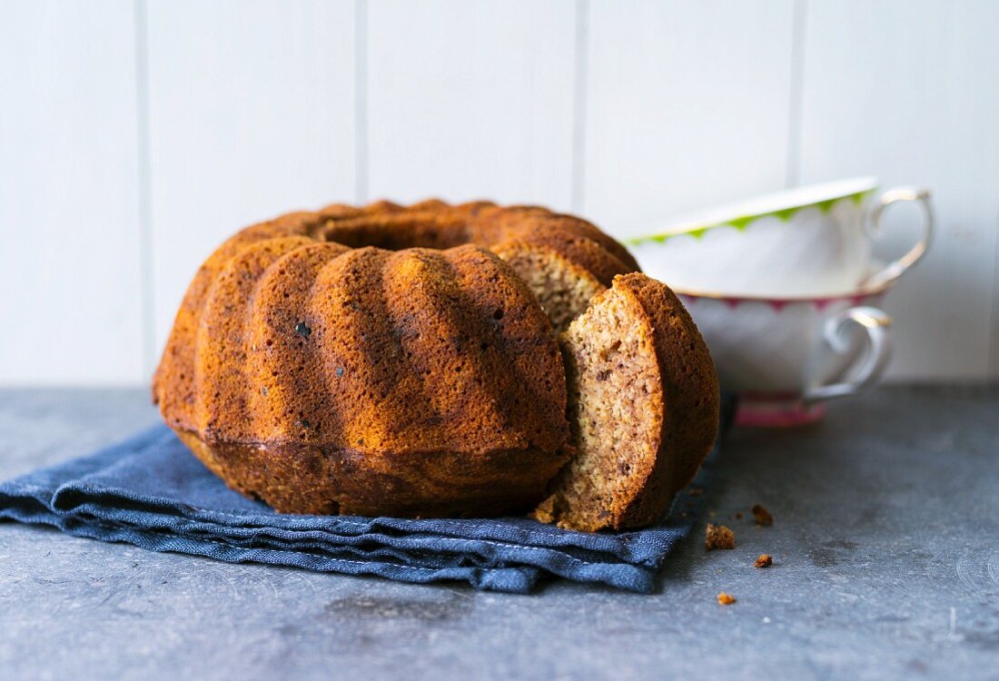 Backen mit Stevia: Tiroler Nussgugelhupf