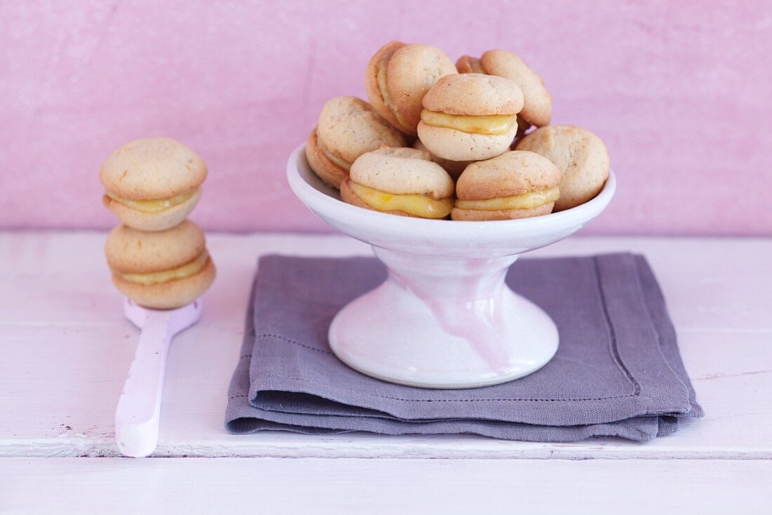 Cardamom biscuits with orange marzipan