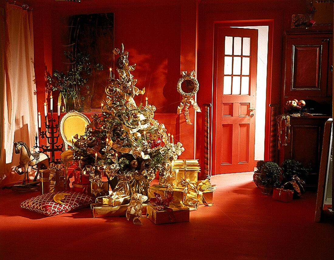 Golden Geschmückter Weihnachtsbaum 