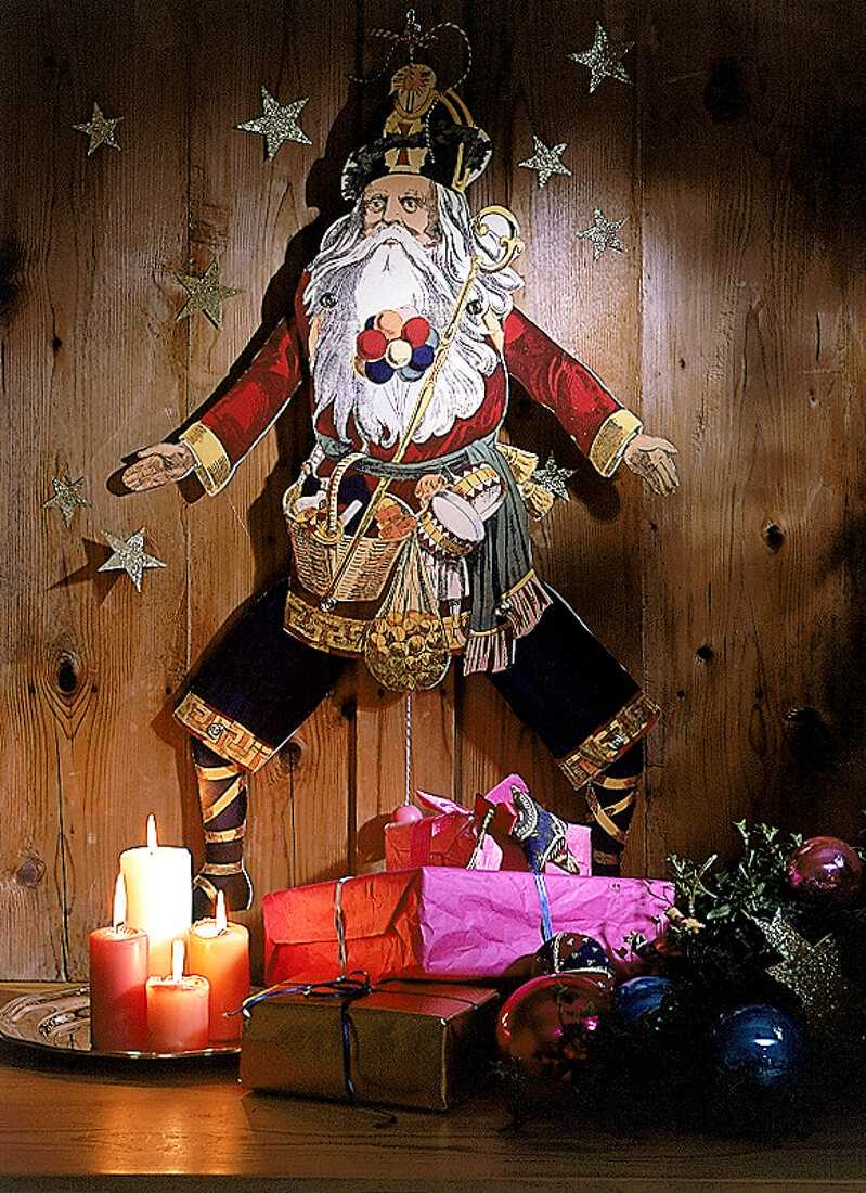 Weihnachtsmann aus Holz, Hampelmann, Geschenke, Kerzen