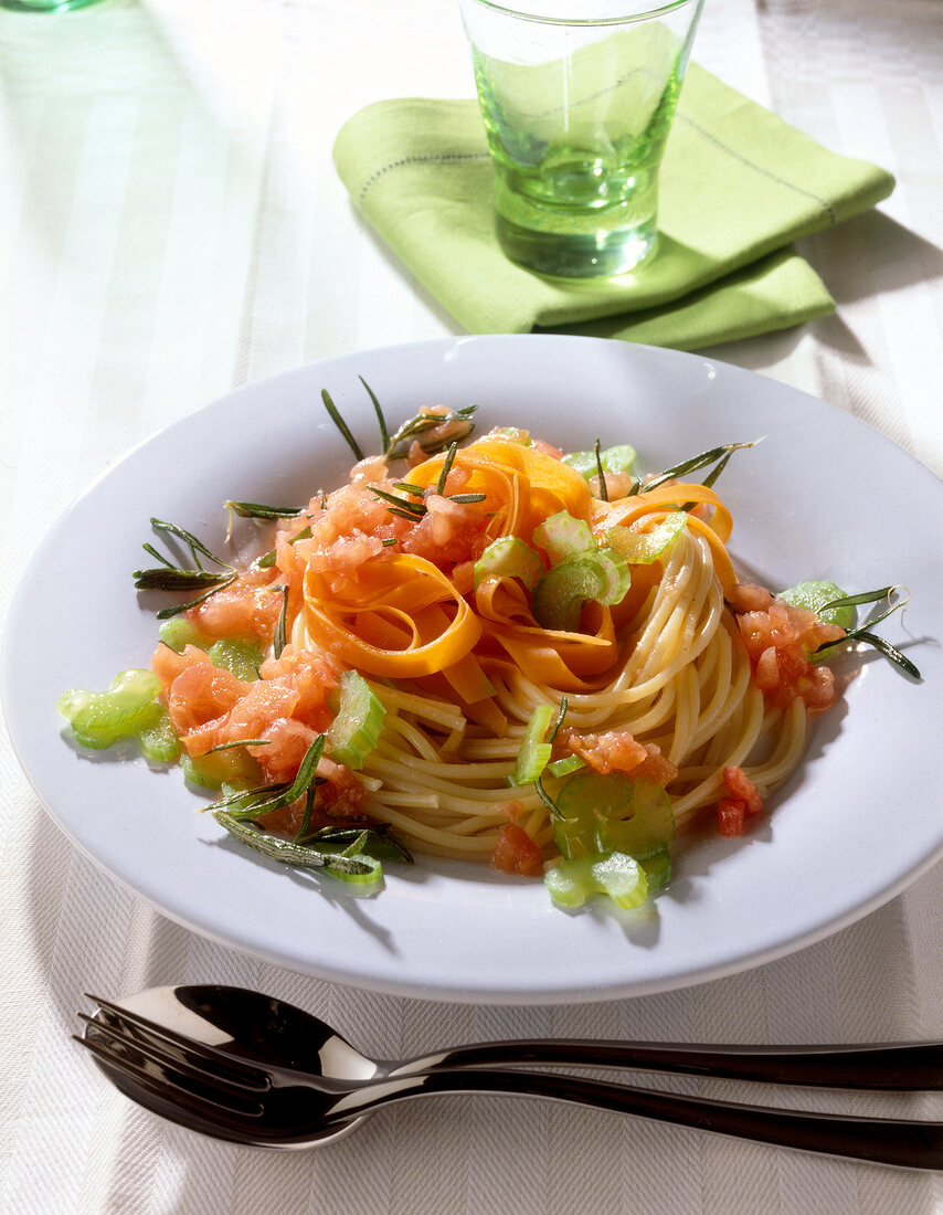 Spaghetti with gemuesesugo on plate