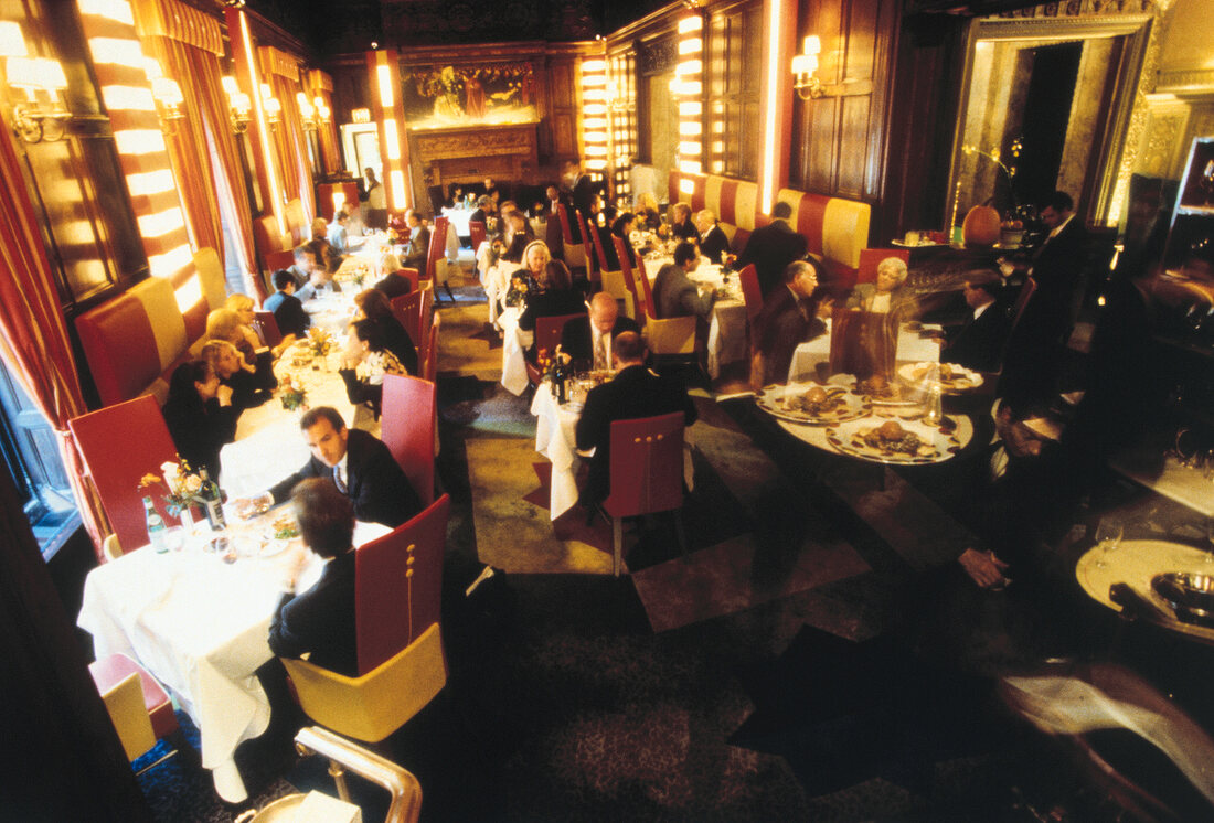 Restaurant "Le Cirque 2000" in New York / Madison Avenue 455