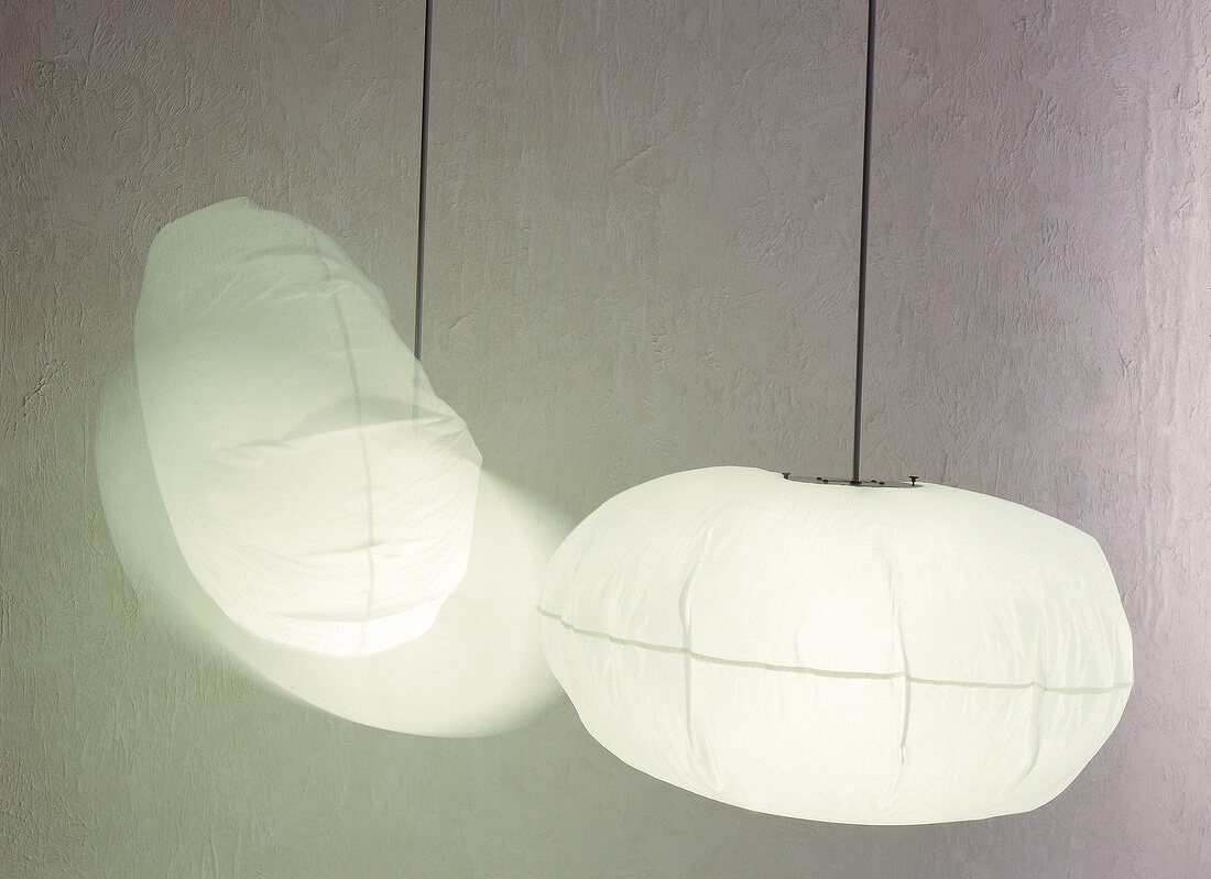 Stehlampe mit weißem Lampenschirm aus Spinnakerstoff