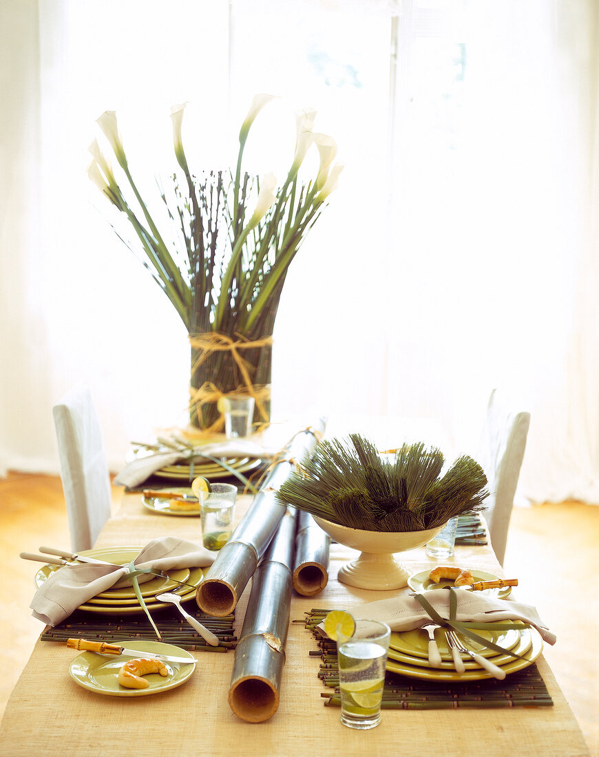 Asian covered table in Green with reed mats and cat grass
