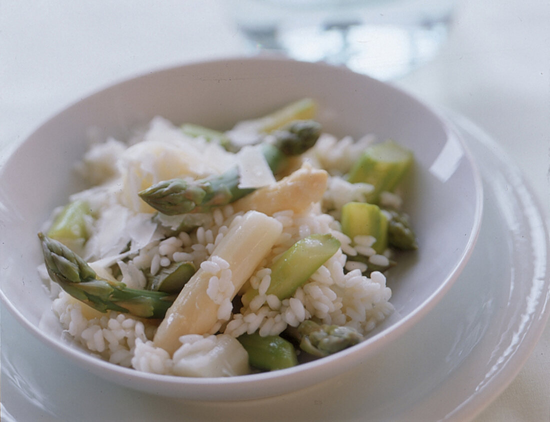 Risotto mit weißem u. grünem Spargel l